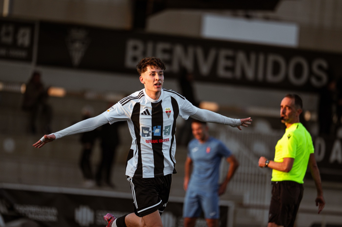 CD Almazora 4 — 0 Manises CF — 17