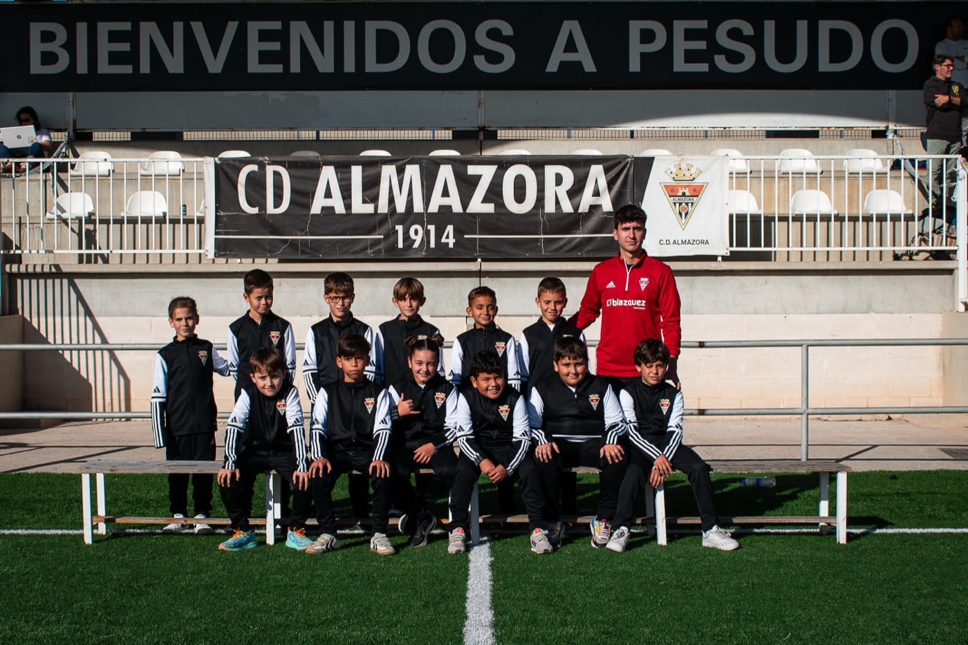 Presentación oficial · Temporada 2025/26 — 17