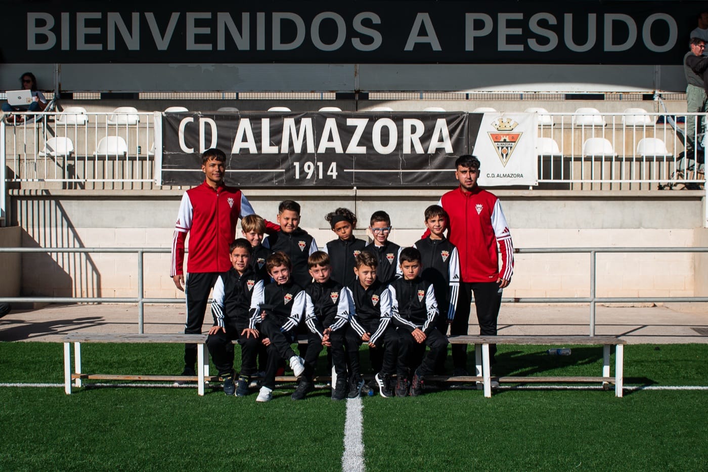 Presentación oficial · Temporada 2025/26 — 18