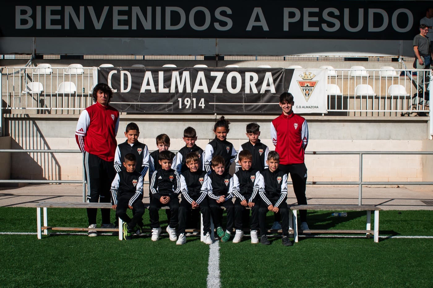 Presentación oficial · Temporada 2025/26 — 19